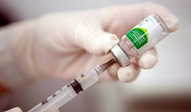 Gestantes, puérperas e outros grupos recebem vacina contra a Gripe