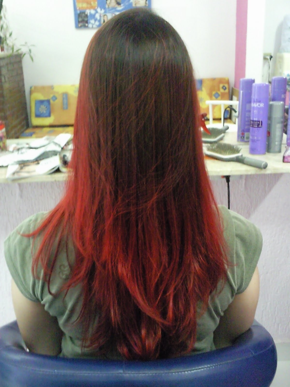Cabelos com mechas californianas vermelhas mulher deixando o cabelo vermelho 