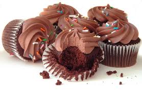 Cupcake de chocolate com granulados 