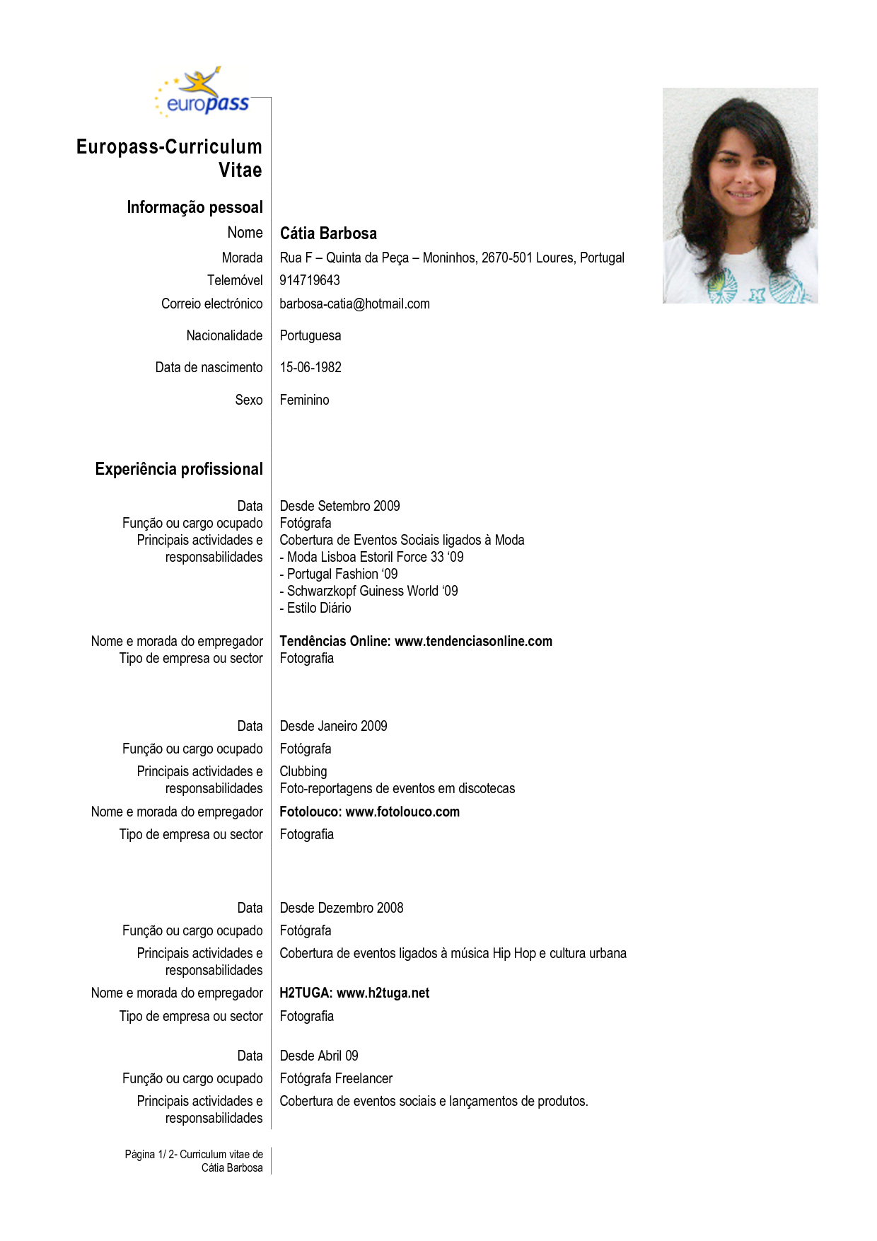 Curriculum Vitae simples em português com foto e barra divisória 
