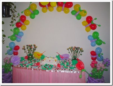 Dicas de como decorar festa infantil simples enfeitando com balões 