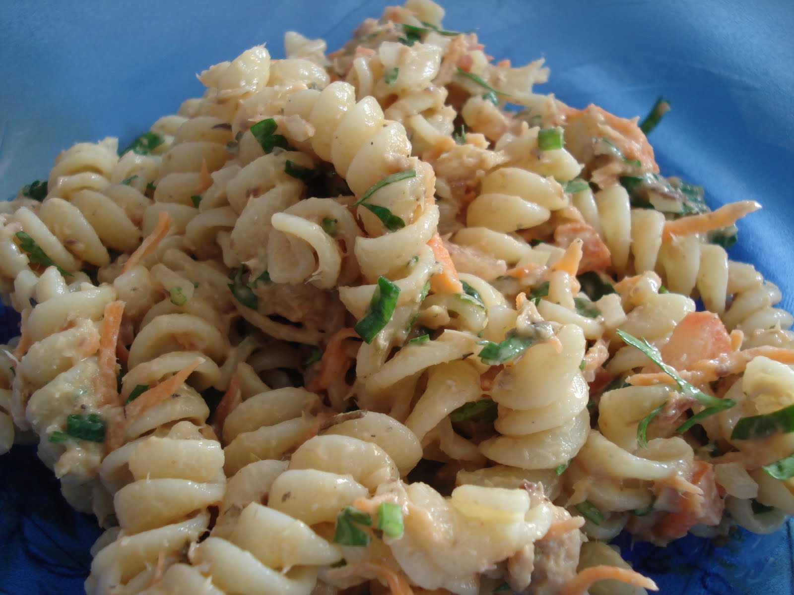 Receita fácil de salada macarrão cremoso 