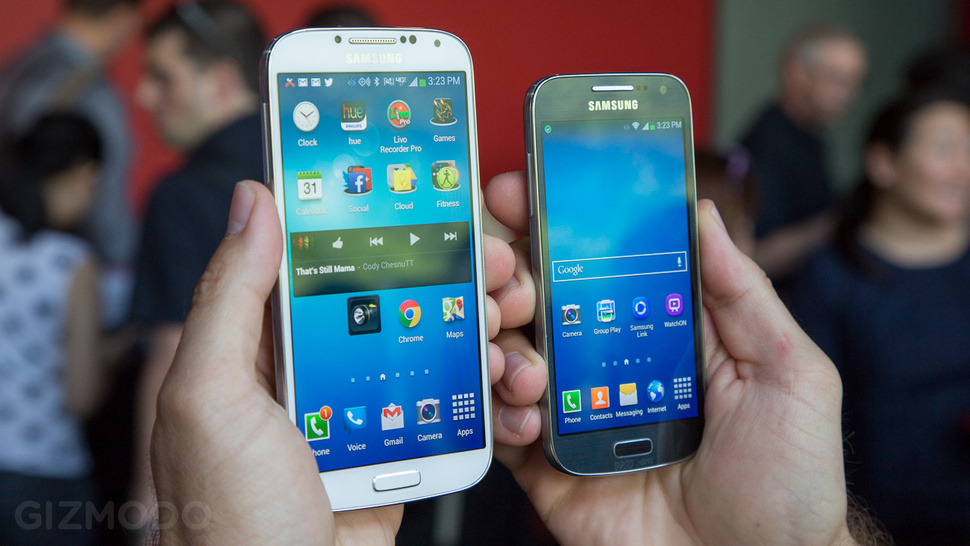 Samsung Galaxy S4 Mini branco e preto 