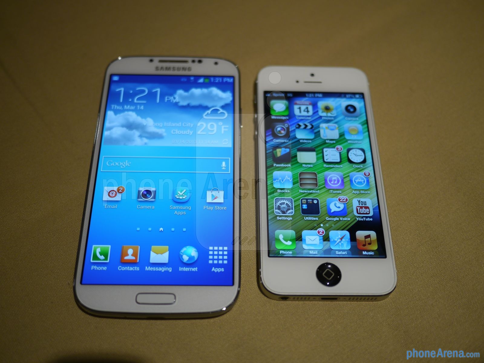 Samsung Galaxy S4 VS iPhone 5 - Diferença 