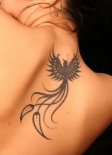 Tatuagem de fenix tribal