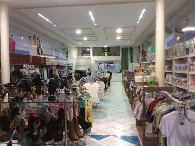 area-feminina-de-roupas