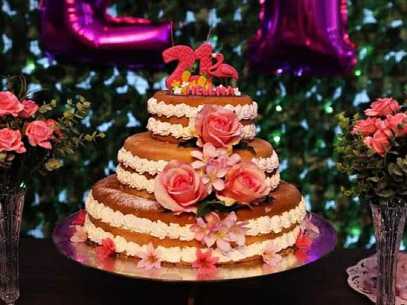 bolo-com-flores-rosas-aniversario