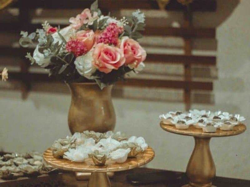 doces-com-vaso-plantas-atras