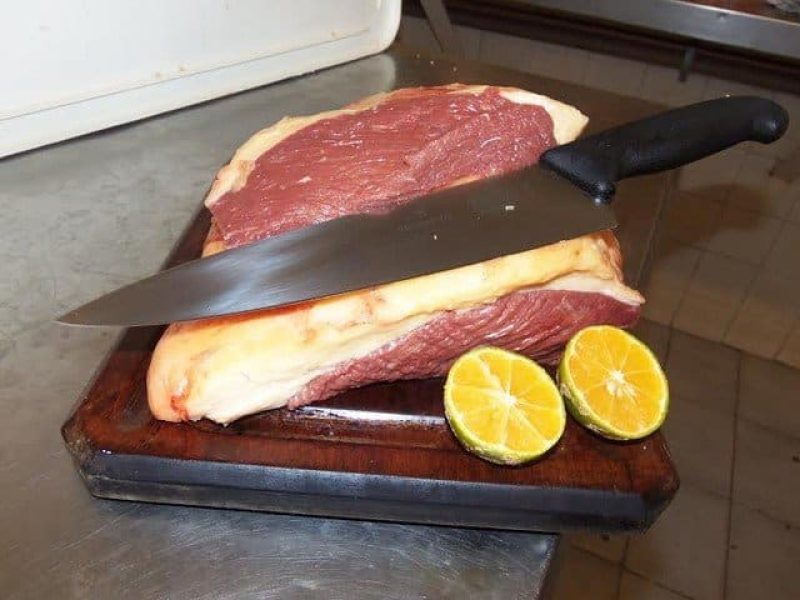 faca-em-cima-da-picanha