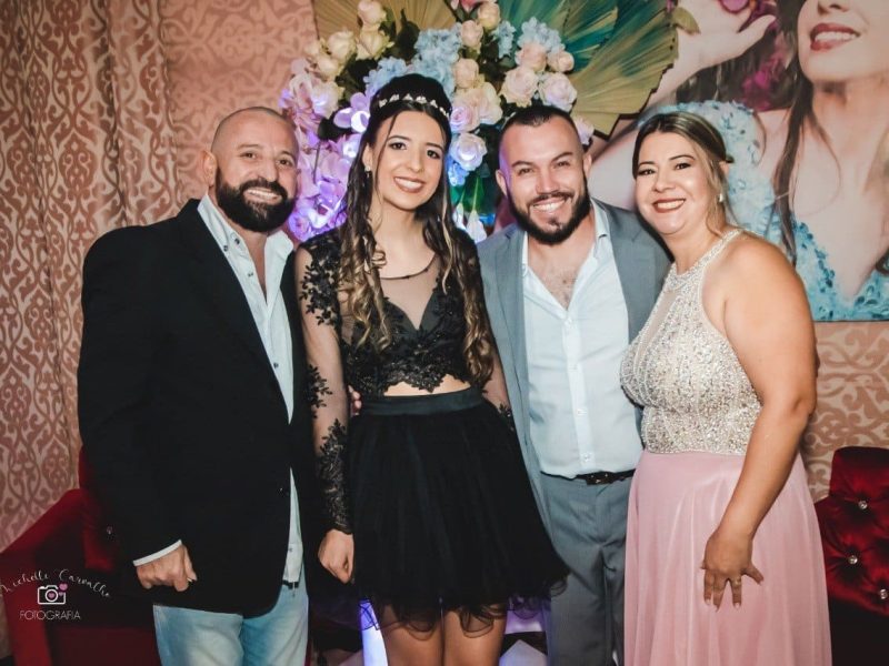 familia-abracada-casamento
