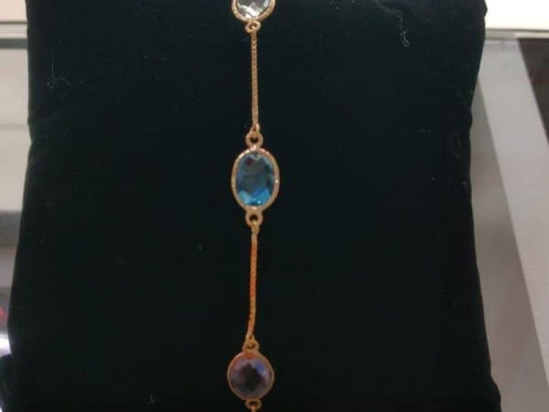 pulseira-com-cristais-brancos-e-azuis