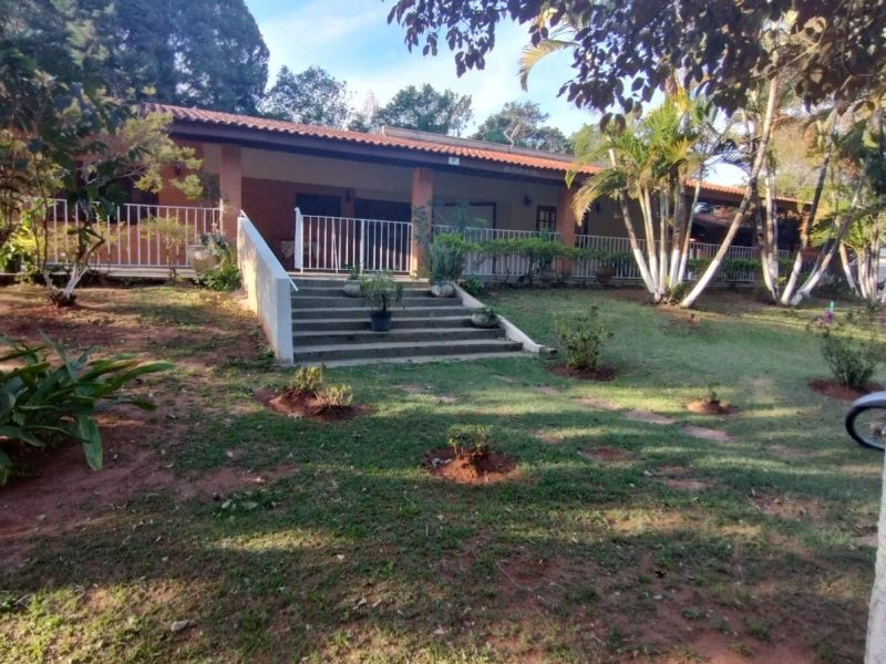 vista-da-frente-do-asilo-em-avare